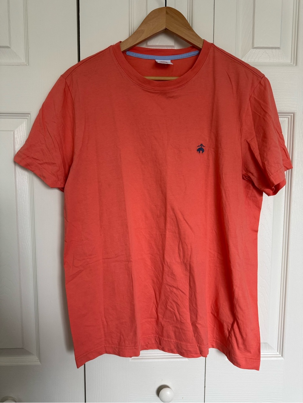 Brooks Brothers Coral Short-Sleeve Crewneck T-Shirt with Navy Logo size m